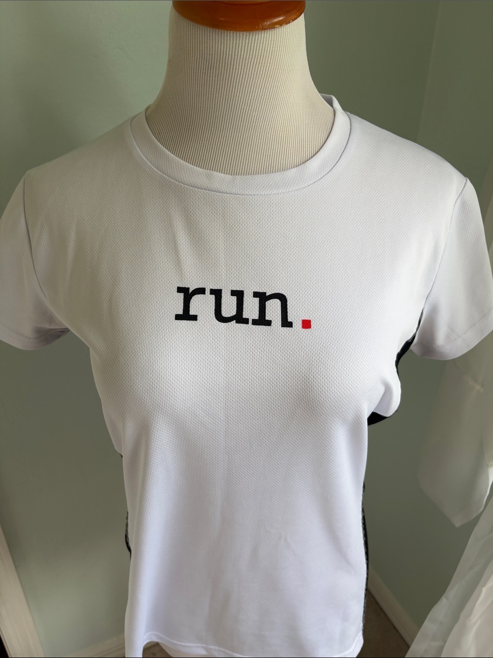 Alanic run. White Short-Sleeve Performance Top